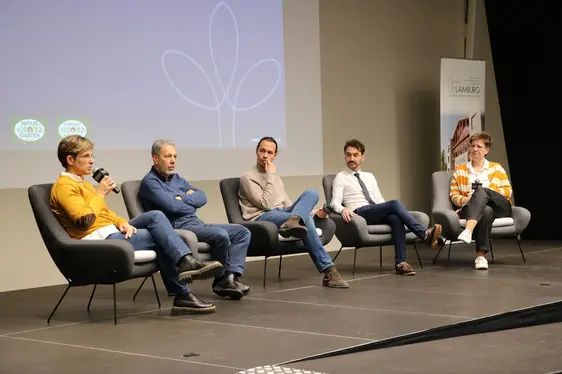 Fig. 3: Tavola rotonda con rappresentanti dei comuni di Bolzano, Trento, Merano e Brunico: © Laimburg Research Centre /agnese martinelli