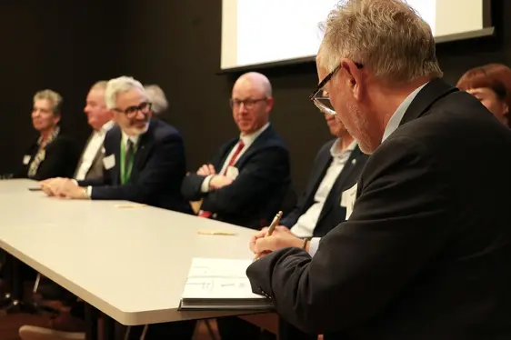 Fig.4: Atto di firma dei partner: © Laimburg Research Centre/agnese martinelli