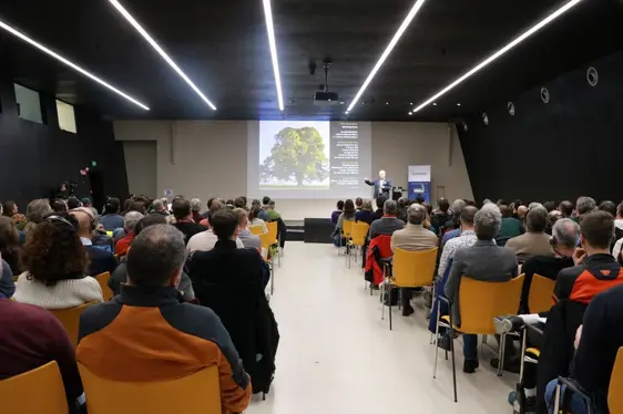 Fig. 3: Più di 220 i presenti alla settima edizione del Convegno sulla Manutenzione Sostenibile degli Spazi Verdi: © Laimburg Research Centre/Julia Rizzo