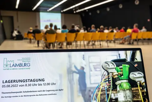Abb. 1: Rund 100 Interessierte nahmen an der Lagerungstagung 2022 teil. © Versuchszentrum Laimburg/alex rehbichler