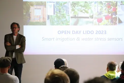 Fig. 1: Il coordinatore del progetto LIDO Walter Guerra durante l'Open Day: © Laimburg Research Centre/agnese martinelli