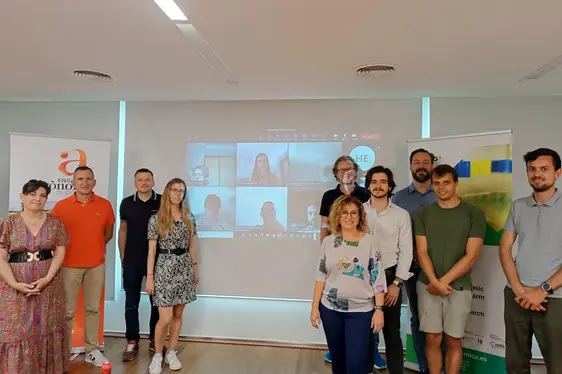 Abb. 5: Das Forschungsteam des Projektes „AppleBIOME“ beim Projektstart im Juni 2023 in Barcelona: © Marta Sánchez