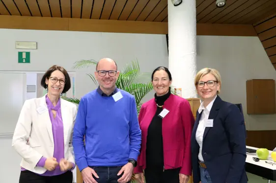 Abb. 3: Organisationsteam: v.l.n.r: Jennifer Berger, Peter Robatscher, Carmen Büttner und Sabine Öttl: © Laimburg Research Centre/Julia Rizzo
