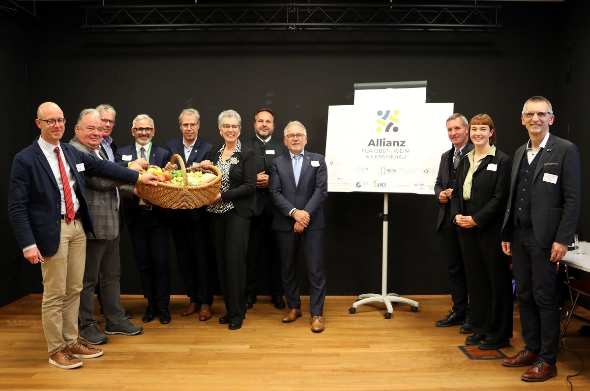 Abb. 1: Gruppenfoto Partner Allianz für Obst-, Wein- und Gemüsebau: © Laimburg Research Centre/agnese martinelli