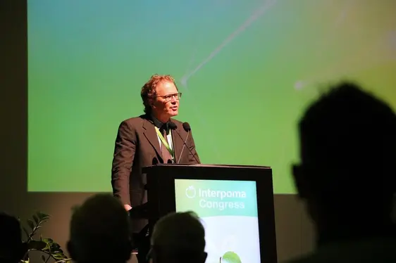 Fig. 4: Il Vicedirettore del Centro Laimburg e coordinatore scientifico dell’Interpoma Congress Walter Guerra: © Laimburg Research Centre/Agnese Martinelli