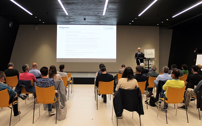 Abb. 1: Landwirtschafts-Landesrat Arnold Schuler eröffnete den zweiten Workshop zum Thema Verfahren in der Nachernte beim Apfel. © Versuchszentrum Laimburg