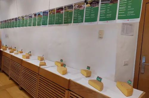 12. Südtiroler Alpkäseverkostung 12. Südtiroler Alpkäseverkostung