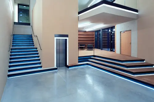 Stiegenhaus neues Gebäude Stiegenhaus neues Gebäude