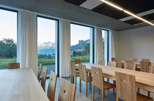 Mensa des Schülerheim mit Blick auf die Fürstenburg Mensa des Schülerheim mit Blick auf die Fürstenburg