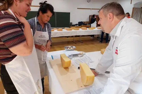 12. Südtiroler Alpkäseverkostung 12. Südtiroler Alpkäseverkostung