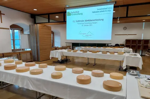 12. Südtiroler Alpkäseverkostung 12. Südtiroler Alpkäseverkostung