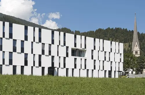 Schülerheim von außen Schülerheim von außen