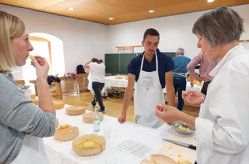 12. Südtiroler Alpkäseverkostung 12. Südtiroler Alpkäseverkostung