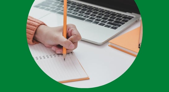 Stift mit Block und Mac-Book Stift mit Block und Mac-Book