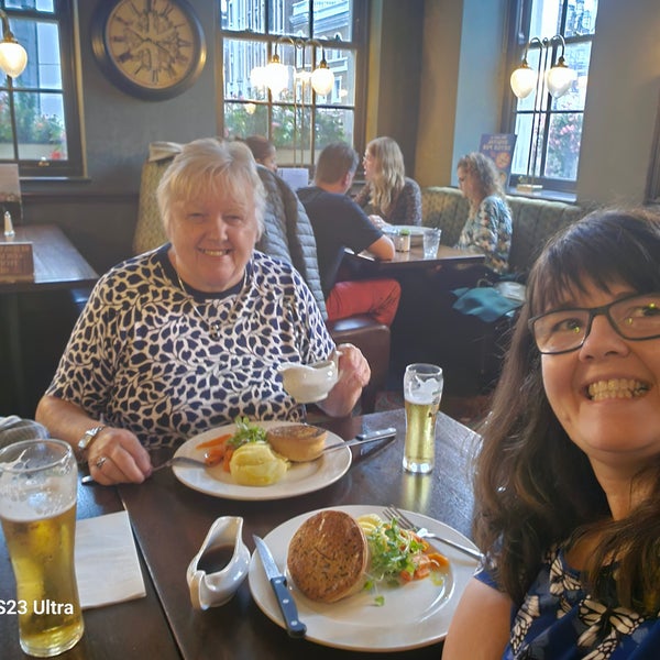 Carol and Auntie Beryl Carol and Auntie Beryl