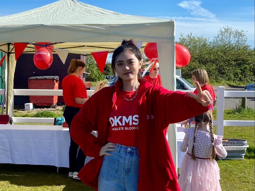 DKMS volunteer at an event DKMS volunteer at an event