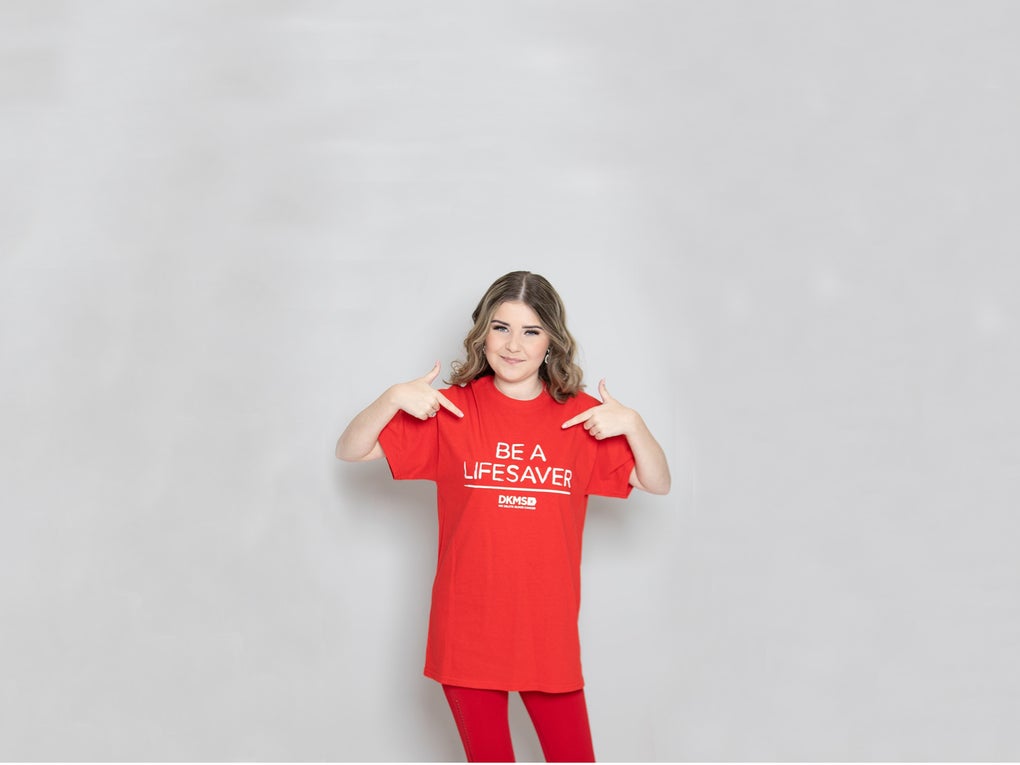 Amber Hood in red DKMS 'Be a Lifesaver' t-shirt Amber Hood in red DKMS 'Be a Lifesaver' t-shirt