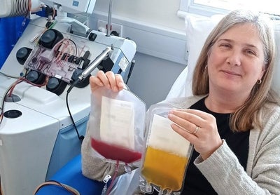 Stem cell donor Jenny with her donation Stem cell donor Jenny with her donation