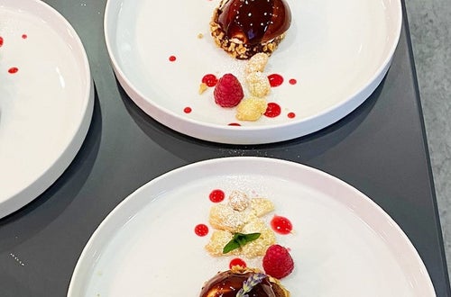 Dessertkreation aus der Schauküche Dessertkreation aus der Schauküche