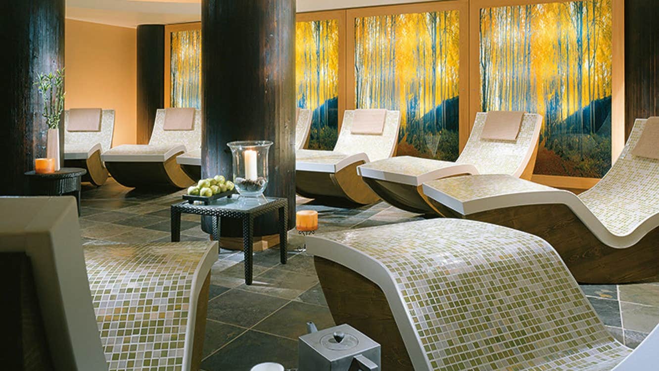 Seats in the relaxation area in a spa