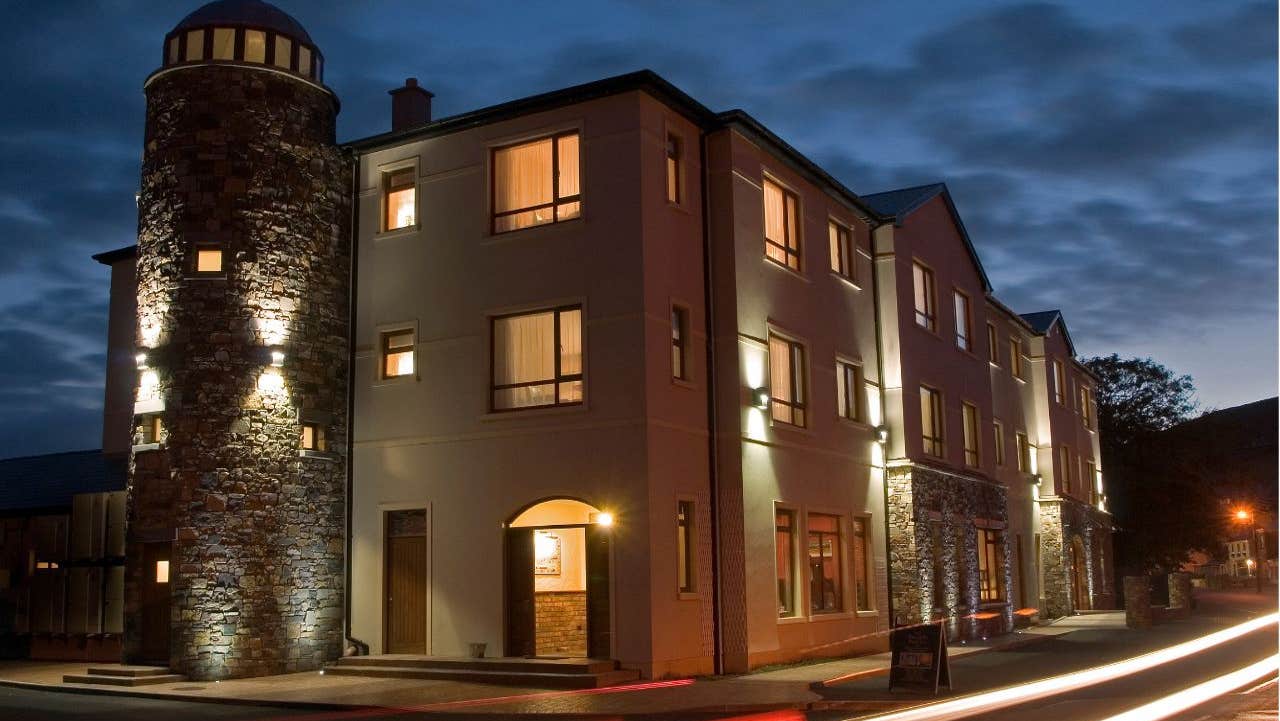 Front view of property