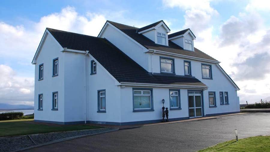 Exterior image of Kemar House