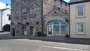 Crew's Restaurant & Accommodation