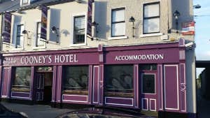 Cooneys Hotel
