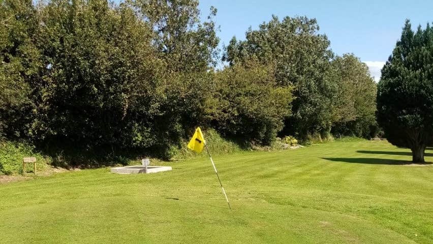 Blue skies over the the Ashgrove Pitch and Putt green