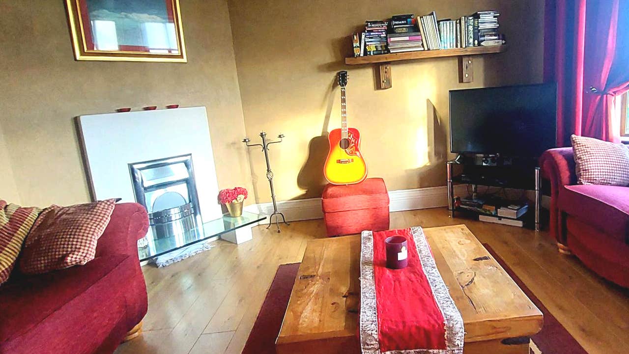 Sitting room with seating area