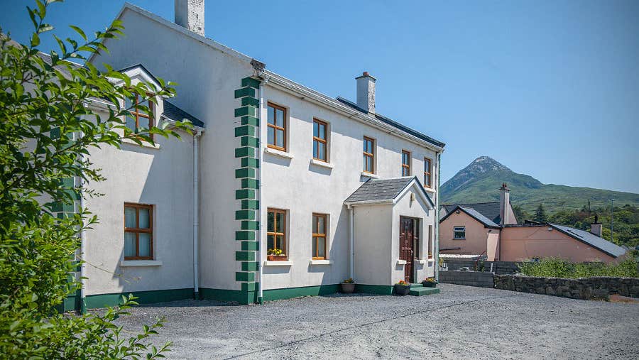 Front view of property