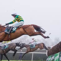 Paddy Power Chase Day .