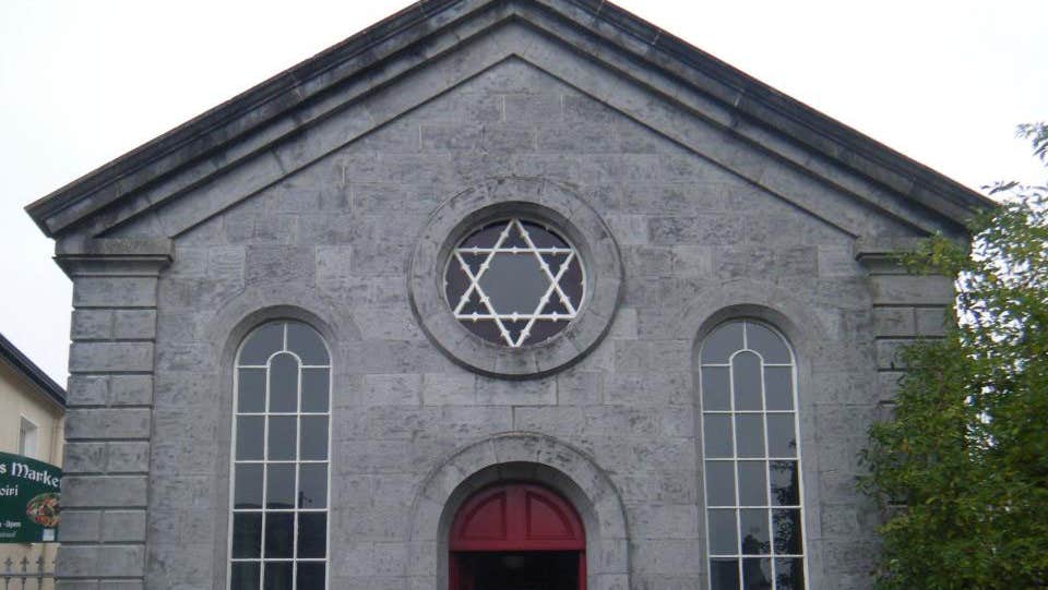 Facade of Roscommon County Museum