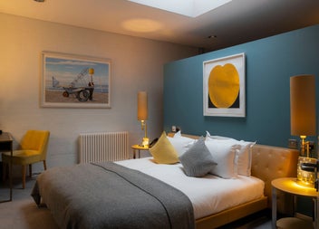Double bedroom with white sheets