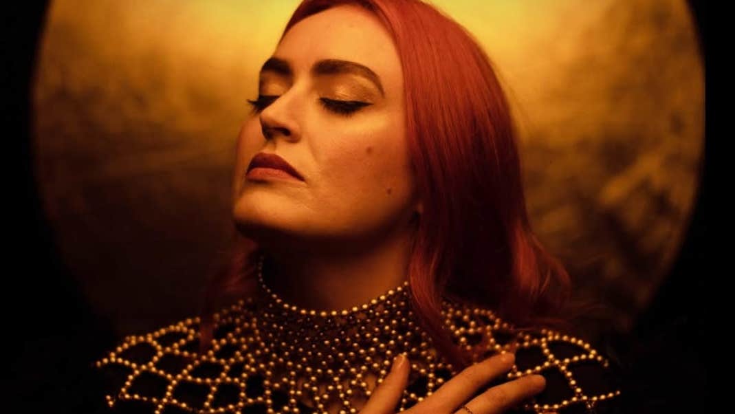 Irish singer-songwriter Róisín O
