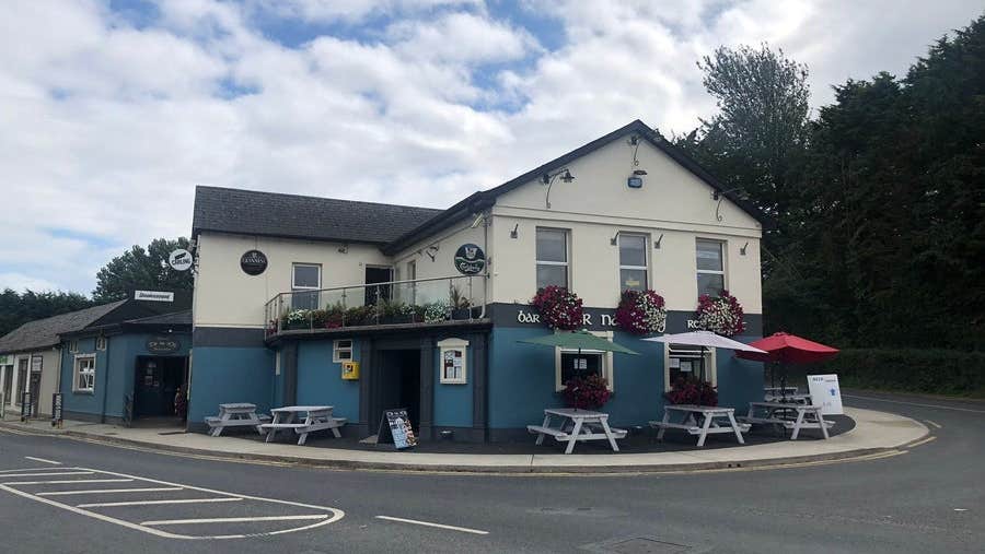 Exterior view of Tir na nOg Pub and Restaurant