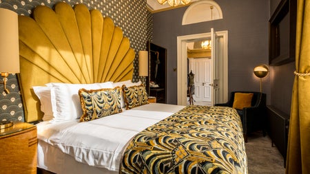 Double bedroom with white sheets