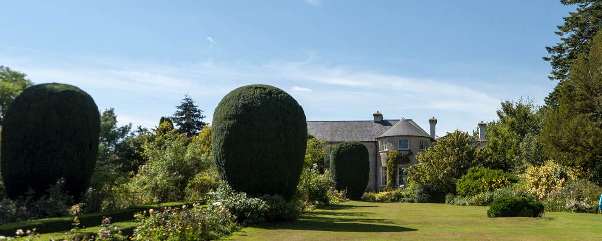 The Garden at Altamont Gardens and the house in the back ground