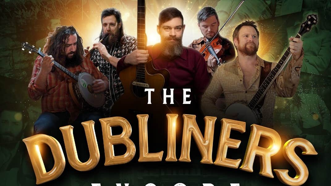 Line of 5 musicians with their instruments.