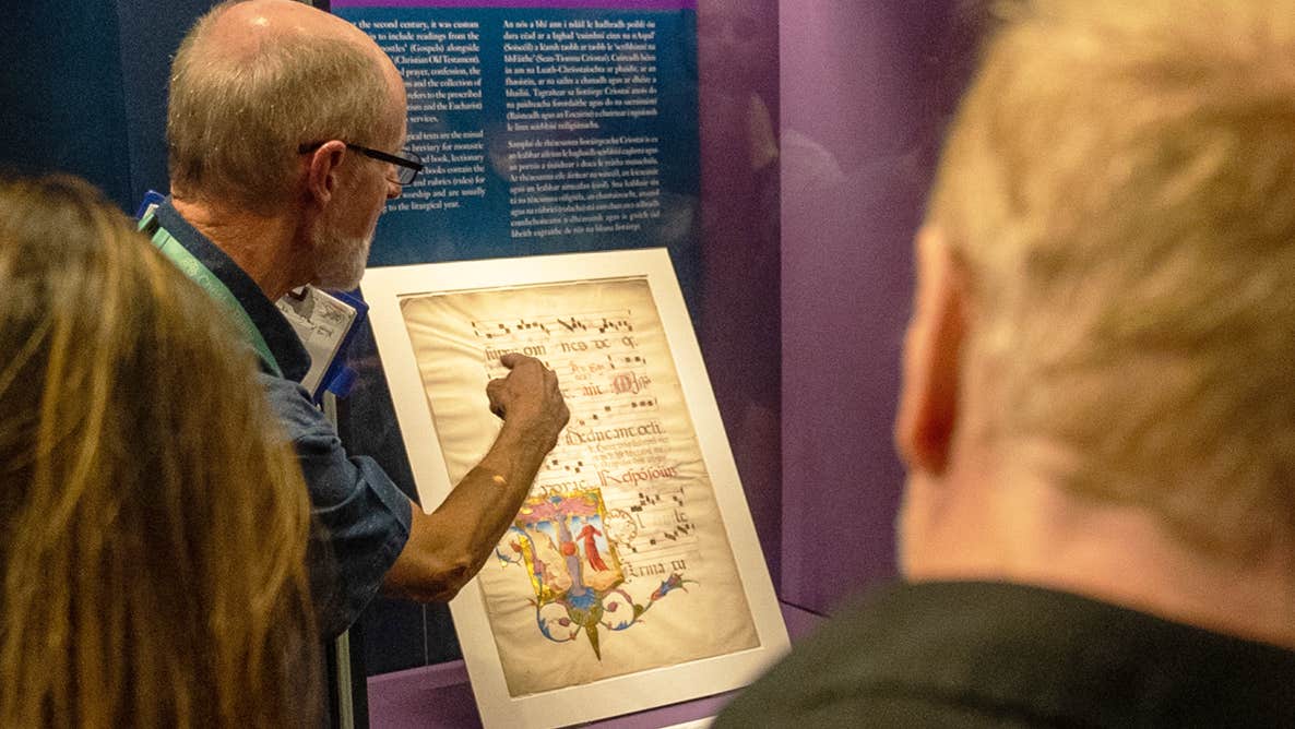 Turais i nGaeilge (Highlights tour in Irish)