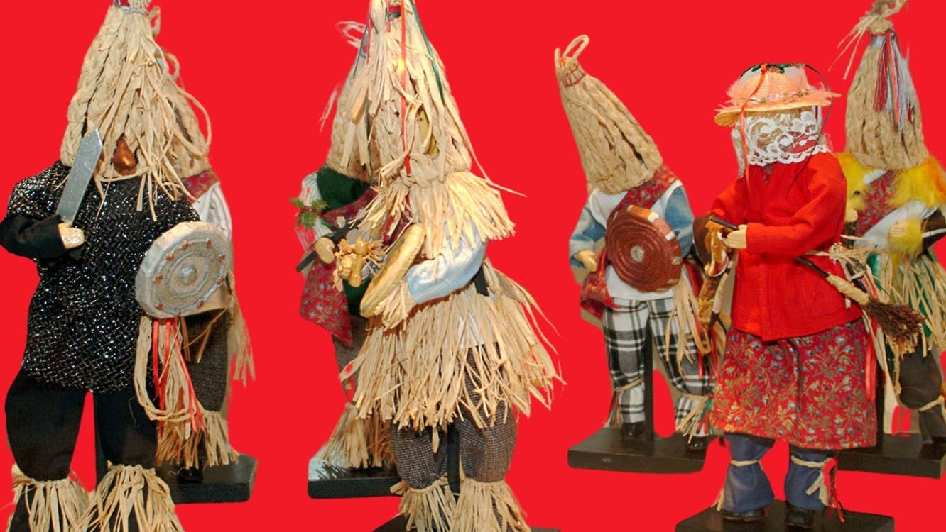 Festive Tales at Turlough Park - Mummer dolls, small upright dressed figures made of straw