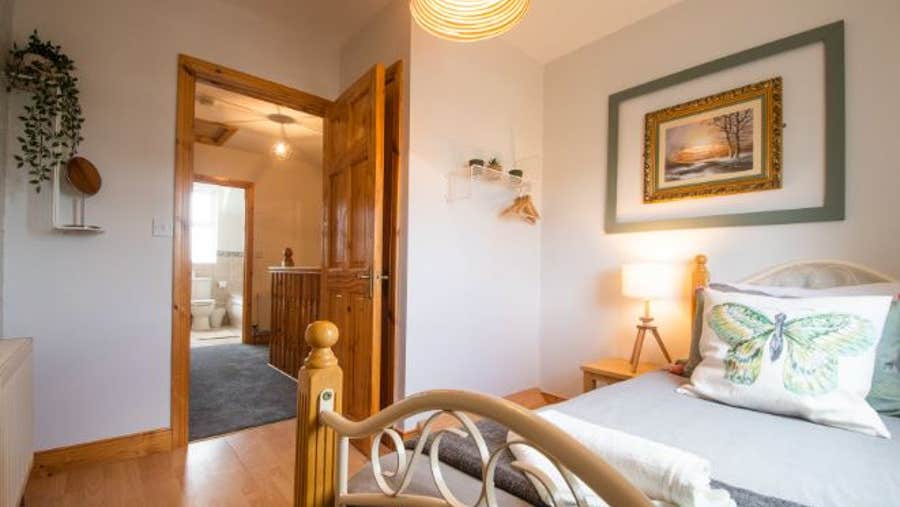 Double bedroom with white sheets