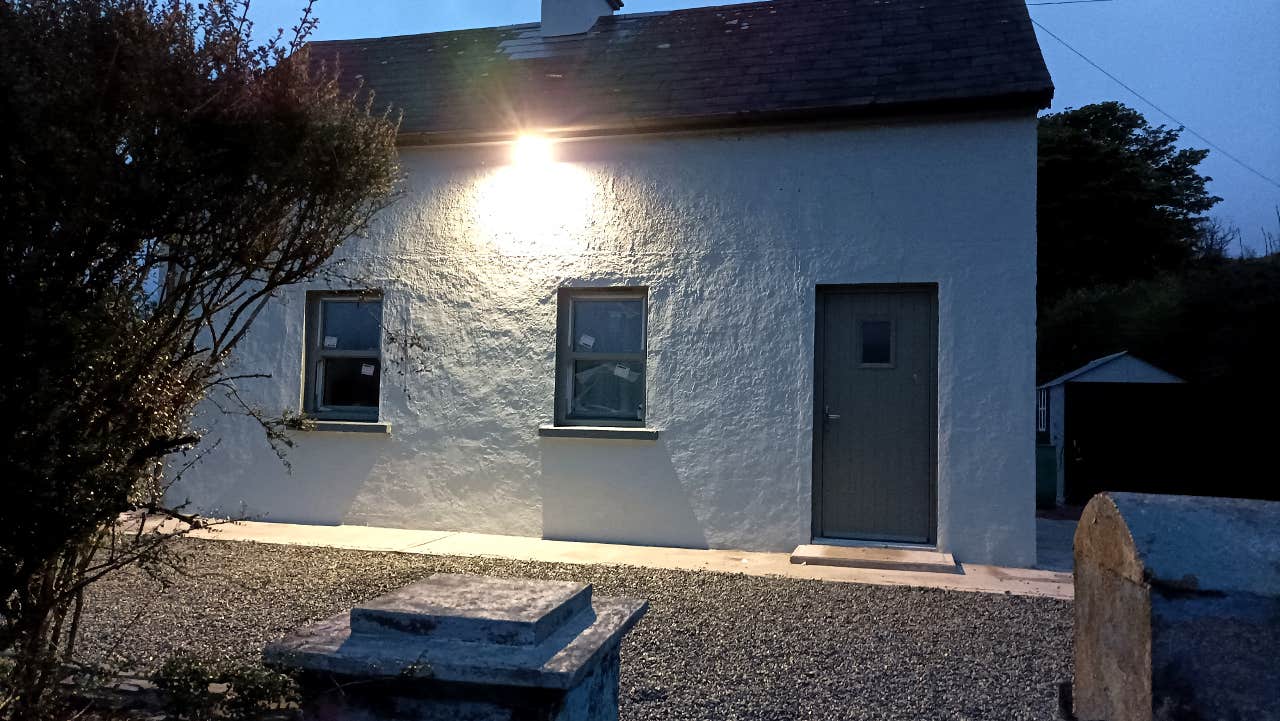 Front view of cottage