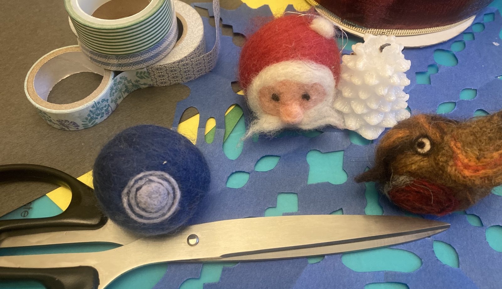 Drop-in for Families: Christmas Ornaments
