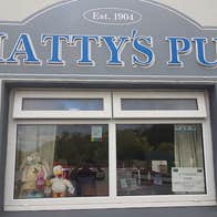 Matty's Pub & Accommodation exterior.