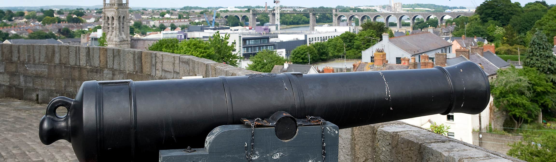 Cannon beside a wall overlooking the historic town of Drogheda