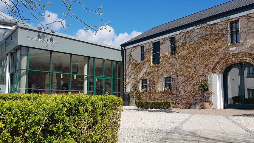 Image of the entrance area of Castle Dargan Hotel