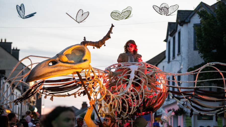 Cairde's closing community procession Ephemera by VolkiDana in Sligo Town. Cairde Sligo Arts Festival 2025. Photo credit: Conor Doherty.