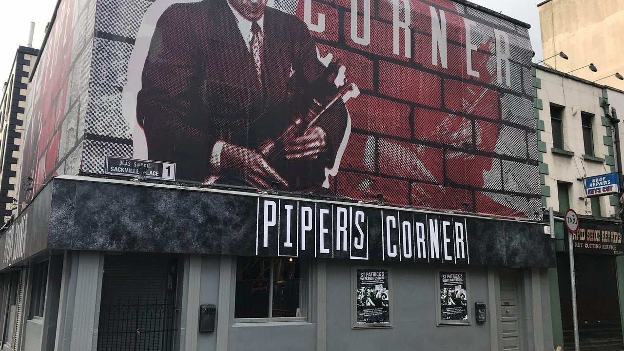 Exterior view of the Pipers Corner pub
