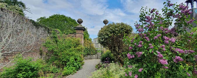 Gate entrance in to Lodge Park Walled Garden